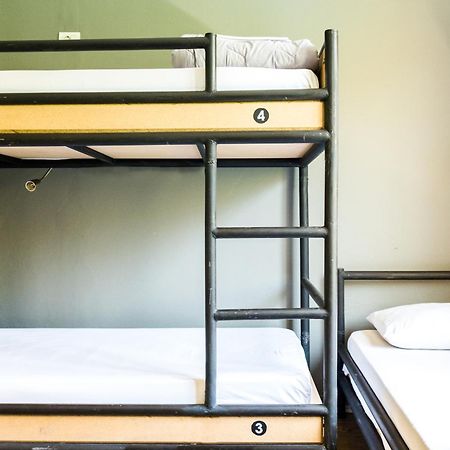Destil Hostel Тирана Экстерьер фото