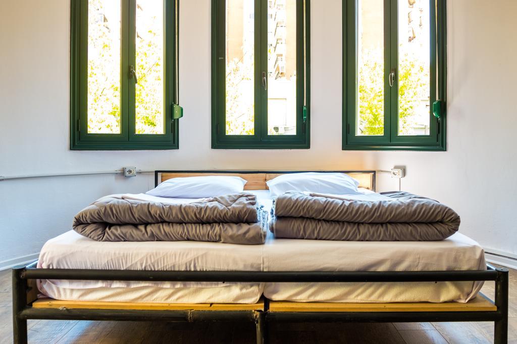 Destil Hostel Тирана Экстерьер фото