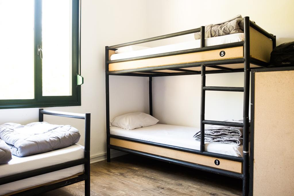 Destil Hostel Тирана Экстерьер фото