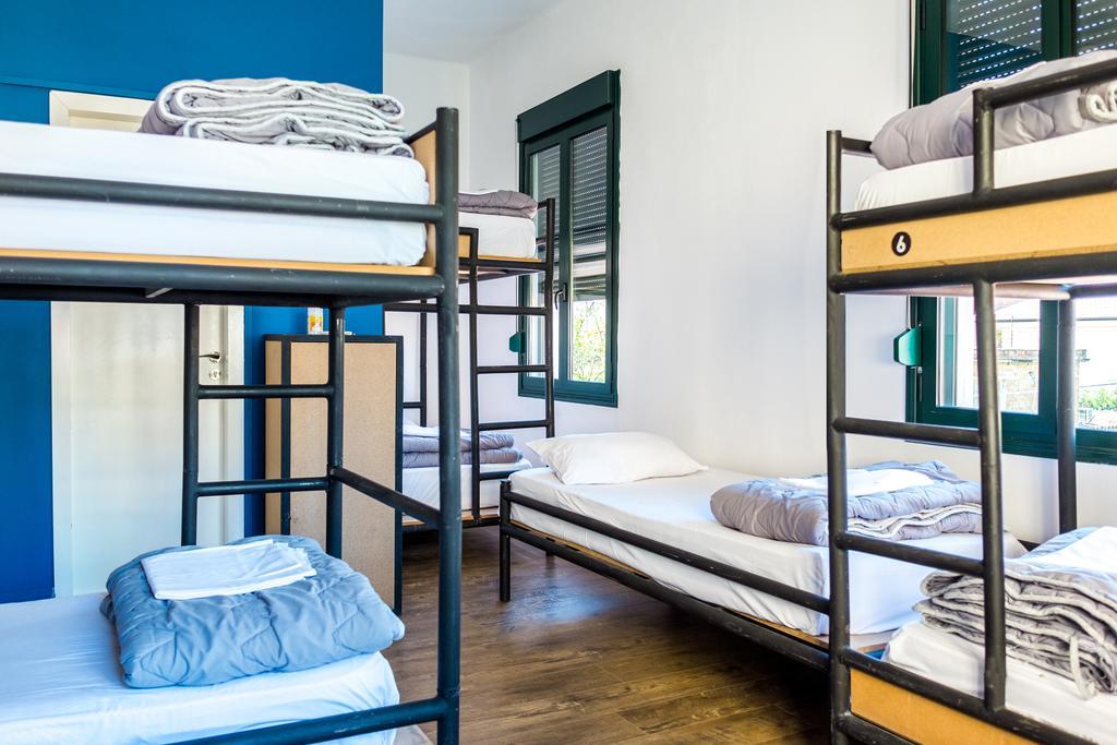 Destil Hostel Тирана Экстерьер фото